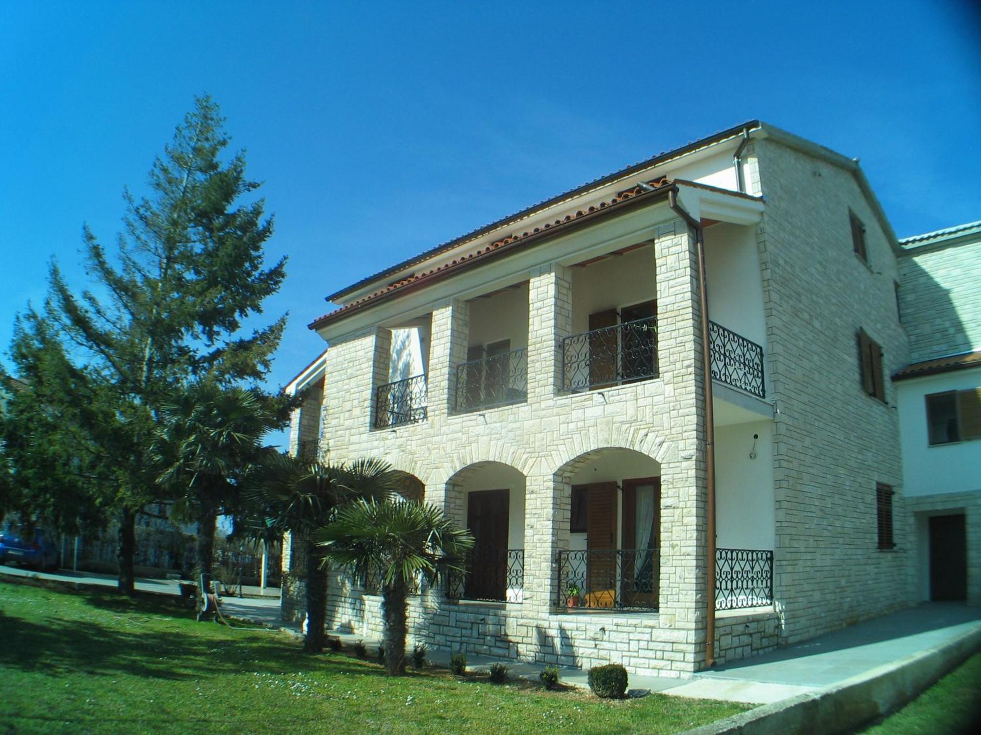 B&B Moderno Fazana Exterior photo